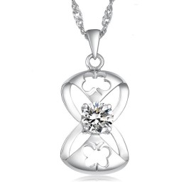Ampia Varietà Di Collana In Titanio Placcato In Platino A Forma Di Farfalla Da Donna