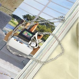 Ampia Varietà Di Collana Da Donna In Titanio Placcato Platino Con Diamante
