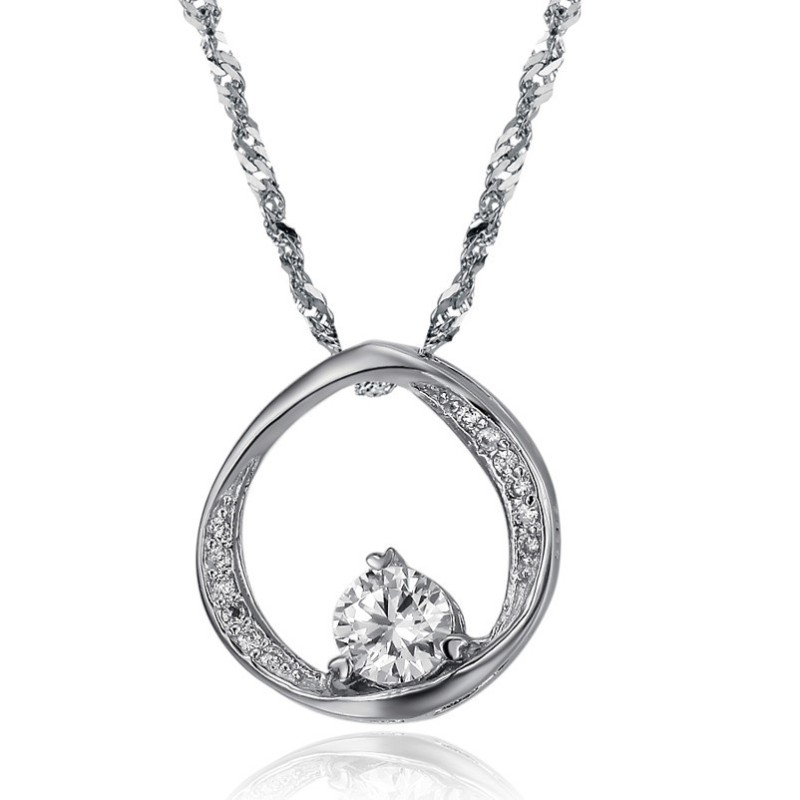 Collana In Titanio Placcato Platino Conciso Da Donna Di Qualità Stabile Collana In Titanio Placcato Platino Conciso Da Donna Di Qualità Stabile