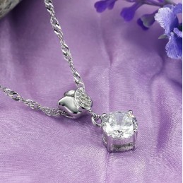 Collana In Titanio Placcato Platino A Forma Di Rosa Da Donna, Con Strass, Della Regina Della Qualità