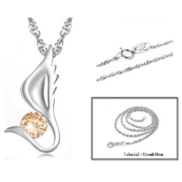 Collana In Titanio Placcato Platino Con Diamante A Forma Di Ala Femminile, Regina Della Qualità