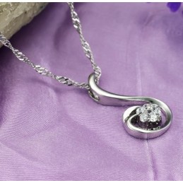 Collana Di Alta Qualità In Titanio Placcato Platino A Forma Di Fenice Femminile