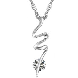 Noto Per La Sua Raffinata Qualità, Collana Da Donna In Titanio Placcato In Platino Con Diamante