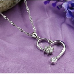 Collana Da Donna In Titanio Placcato Platino Con Strass, Qualità E Quantità Garantite