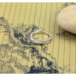 Anello Da Donna In Titanio Placcato In Platino Di Alta Qualità Con Strass