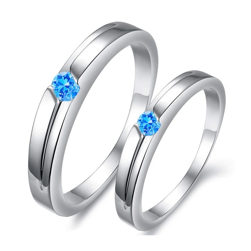 Anello In Titanio Placcato Platino Blu Di Eccellente Qualità Per Gli Amanti Con Strass Anello In Titanio Placcato Platino Blu Di Eccellente Qualità Per Gli Amanti Con Strass