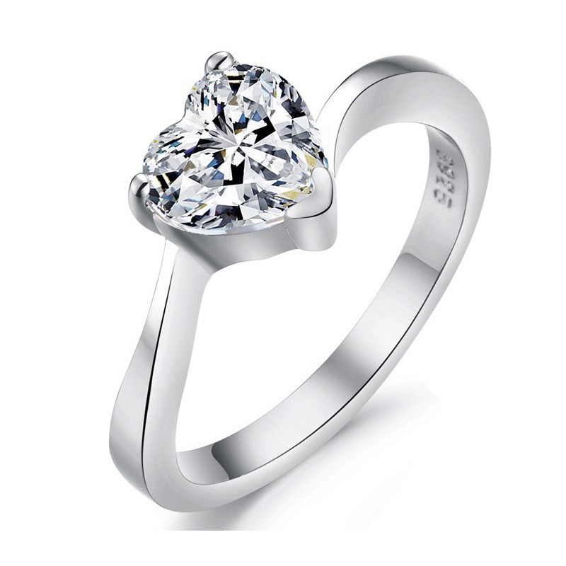 Anello Da Donna In Titanio Placcato Platino Con Strass, Modello "Regina Della Qualità" Anello Da Donna In Titanio Placcato Platino Con Strass, Modello "Regina Della Qualità"