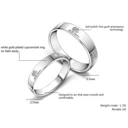 Noto Per La Sua Qualità Eccellente, Anello In Titanio Placcato In Platino A Forma Di Trifoglio Per Gli Innamorati