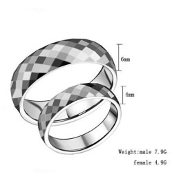 Noto Per Il Suo Anello In Ceramica Di Tungsteno Di Alta Qualità Per Gli Innamorati