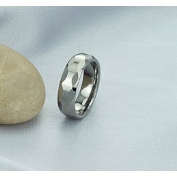 Noto Per Il Suo Anello In Ceramica Di Tungsteno Di Alta Qualità
