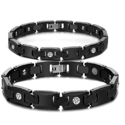 Noto Per Il Suo Braccialetto In Ceramica Di Tungsteno Nero Di Alta Qualità Per Gli Amanti Con Strass