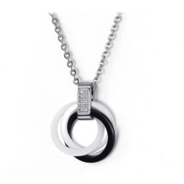 Noto Per La Sua Raffinata Collana In Ceramica Di Tungsteno Bianco E Nero