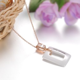 Collana In Ceramica Di Tungsteno Di Forma Quadrata Da Donna, Famosa In Tutto Il Mondo