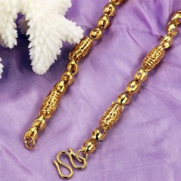 Collana Placcata Oro 18 Carati Con Ciondolo A Forma Di Cava Femminile Di Fama Mondiale