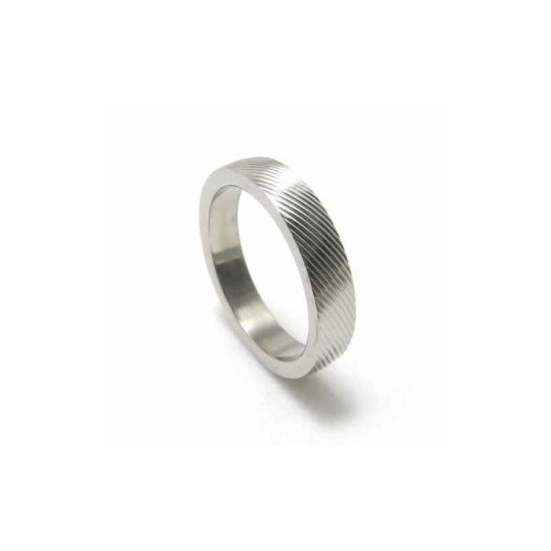 Anello In Titanio Con Grana Incrociata Da 4 Mm Anello In Titanio Con Grana Incrociata Da 4 Mm