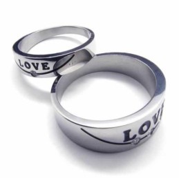 Anello A Fascia In Titanio Intarsiato Con Diamanti Incastonati Da 5 Mm