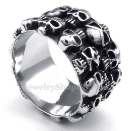 Anello Rotondo In Titanio Con Teschio