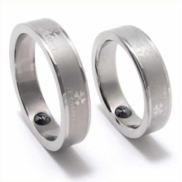 Anello In Titanio Da 5 Mm Con Quadrifoglio