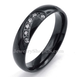Anello A Forma Di Cuore In Titanio Nero Con Zircone Bianco