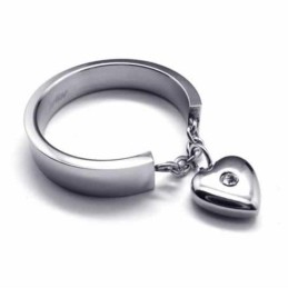 Anello In Titanio Con Cuore Da 5 Mm Incastonato Di Diamanti