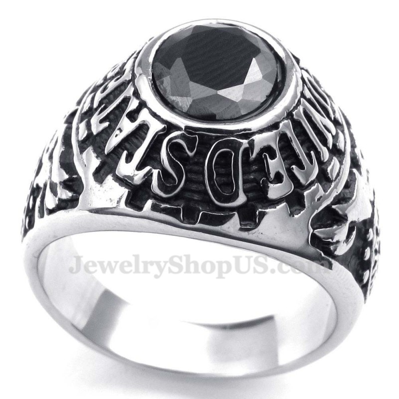 Anello In Titanio Con Zircone Nero Intarsiato Anello In Titanio Con Zircone Nero Intarsiato