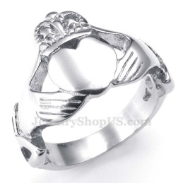 Anello In Titanio Con Cuore E Mani Che Si Abbracciano