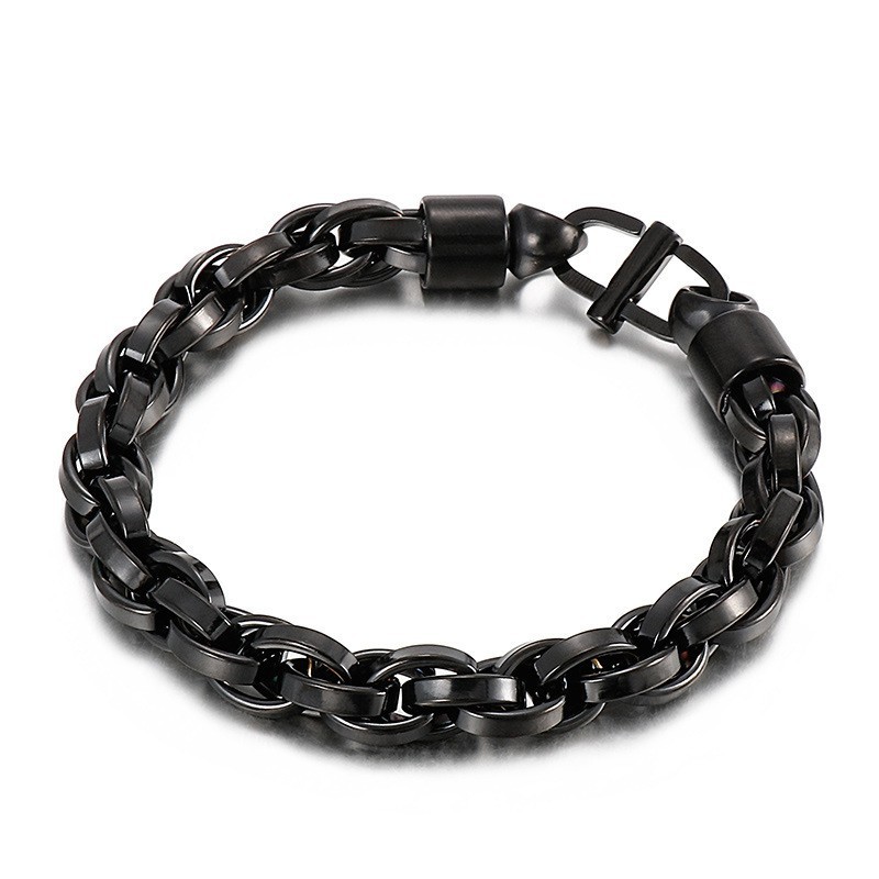 Bracciale Da Uomo In Titanio Con Chiusura A Lettera Del Giorno E Catena Ovale Intrecciata Bracciale Da Uomo In Titanio Con Chiusura A Lettera Del Giorno E Catena Ovale Intrecciata