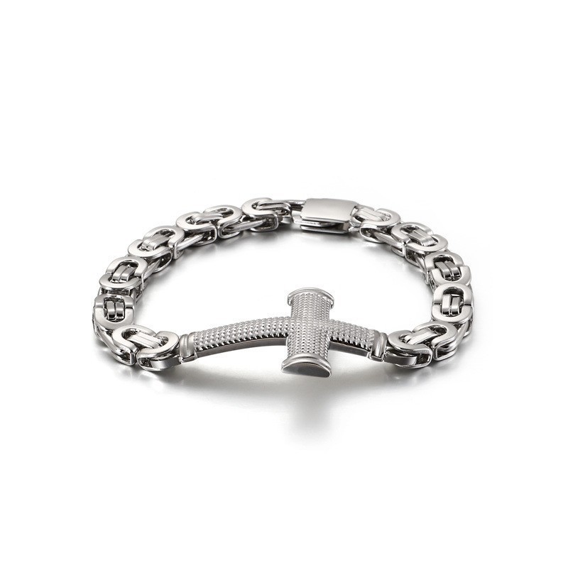 Bracciale In Titanio Con Catena A Croce Sul Retro, Popolare Alla Moda, Per Uomo Bracciale In Titanio Con Catena A Croce Sul Retro, Popolare Alla Moda, Per Uomo