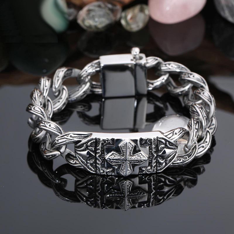 Bracciale In Titanio Con Motivo A Mirino E Gioielli Retrò Alla Moda Bracciale In Titanio Con Motivo A Mirino E Gioielli Retrò Alla Moda