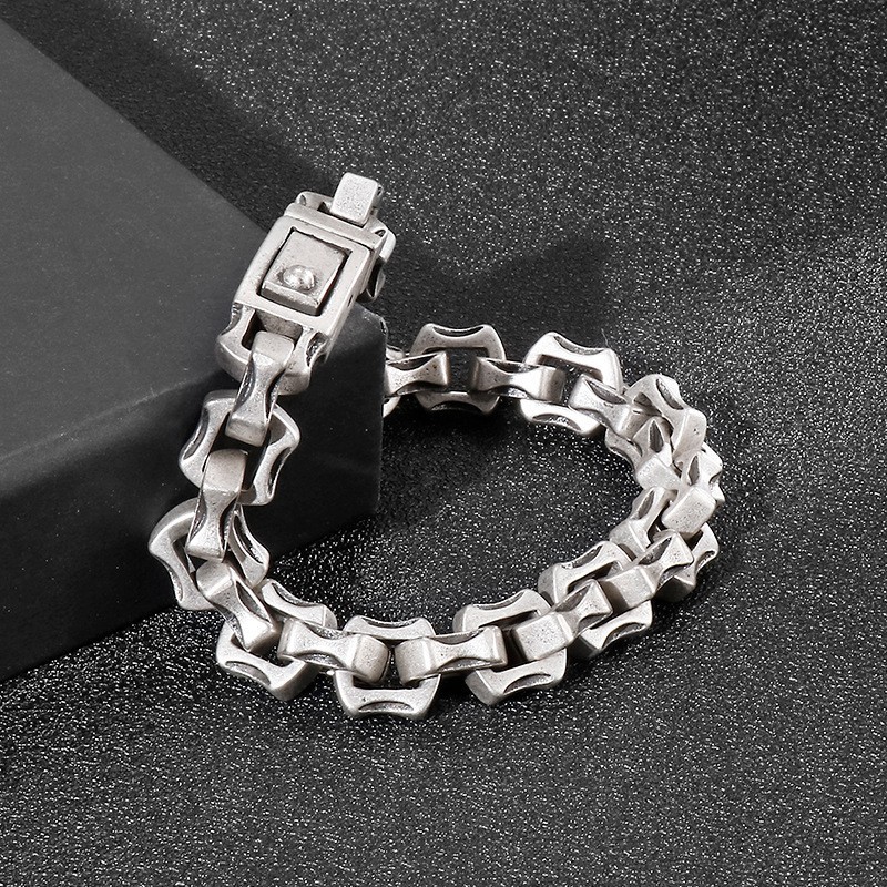Braccialetti Retrò In Titanio Da Uomo Con Accessori Popolari Braccialetti Retrò In Titanio Da Uomo Con Accessori Popolari