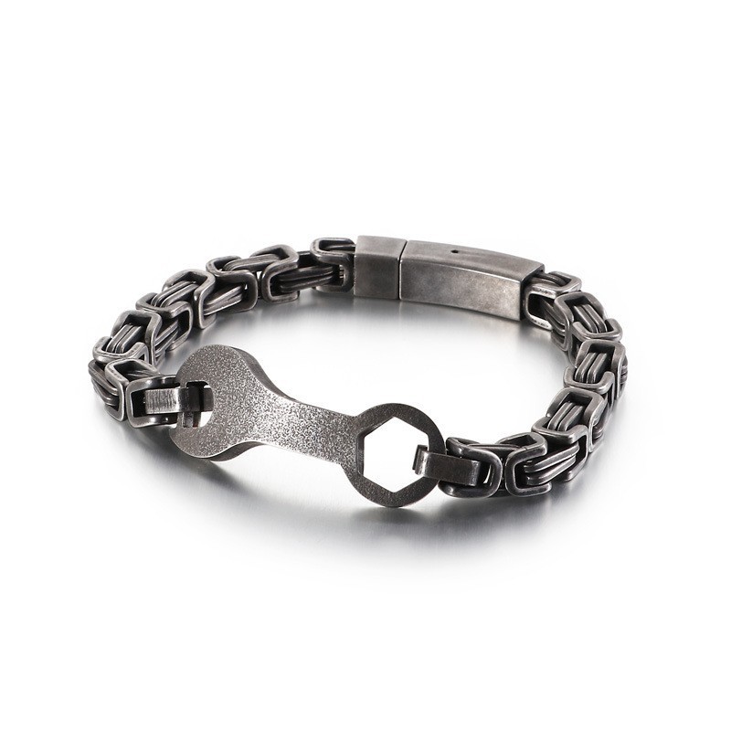 Bracciale Da Uomo In Titanio Con Catena A Forma Di Chiave Inglese E Imperatore Bracciale Da Uomo In Titanio Con Catena A Forma Di Chiave Inglese E Imperatore