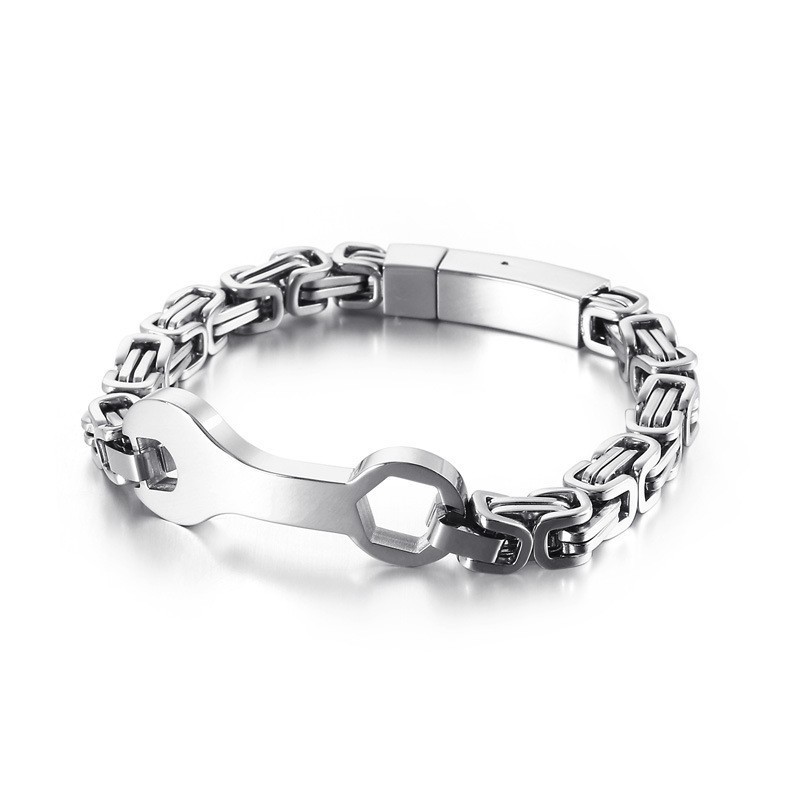 Bracciale Da Uomo In Titanio Con Catena A Forma Di Chiave Inglese E Imperatore Bracciale Da Uomo In Titanio Con Catena A Forma Di Chiave Inglese E Imperatore