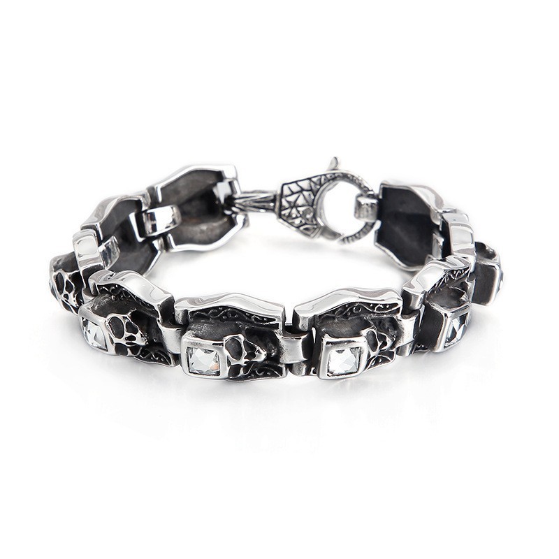 Bracciale In Titanio Con Teschio E Ossa Incrociate Bracciale In Titanio Con Teschio E Ossa Incrociate