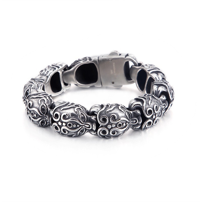 Bracciale In Titanio Con Teschio E Ossa Incrociate Bracciale In Titanio Con Teschio E Ossa Incrociate