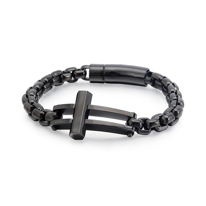 Bracciale Con Catena In Titanio Nero Con Crocifisso Quadrato Bracciale Con Catena In Titanio Nero Con Crocifisso Quadrato