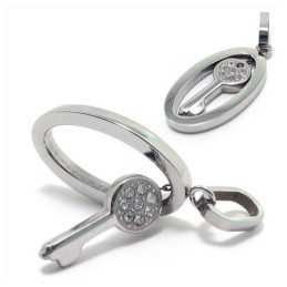 Collana Con Ciondolo A Forma Di Chiave In Titanio Color Argento Con Diamanti