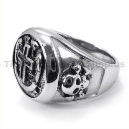 Anello Con Teschio In Titanio Con Croce