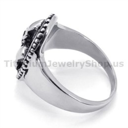 Anello In Titanio Con Tre Teschi