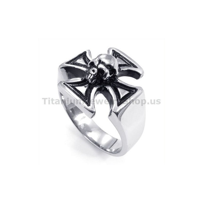 Anello In Titanio Con Teschio Incrociato Anello In Titanio Con Teschio Incrociato
