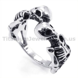 Anello In Titanio Con Teschio