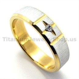 Anello In Titanio Con Croce Dorata E Diamante