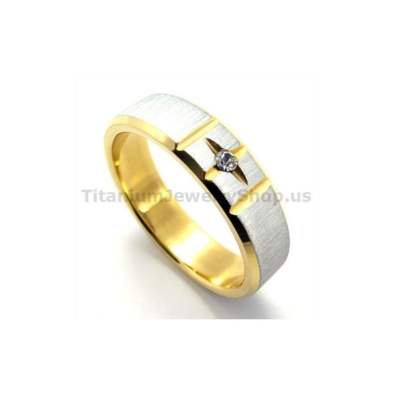 Anello In Titanio Con Croce Dorata E Diamante Anello In Titanio Con Croce Dorata E Diamante