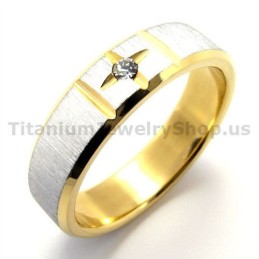 Anello In Titanio Con Croce Dorata E Diamante