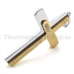 Ciondolo A Croce In Titanio Dorato Con Bibbia Intagliata A Due Strati