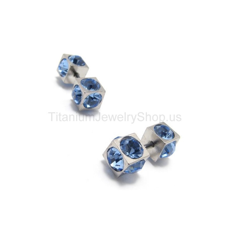 Orecchini Boxes In Titanio Con Diamanti Blu Intarsiati Orecchini Boxes In Titanio Con Diamanti Blu Intarsiati