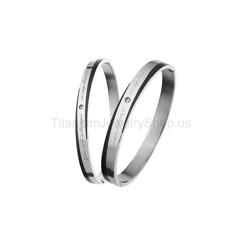 Braccialetti In Titanio Per Amanti "Sei Sempre Nel Mio Cuore" Braccialetti In Titanio Per Amanti "Sei Sempre Nel Mio Cuore"
