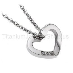 Ciondolo In Titanio A Forma Di Cuore