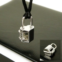 Collana Con Ciondolo A Forma Di Lucchetto Dell'Amore In Titanio Puro