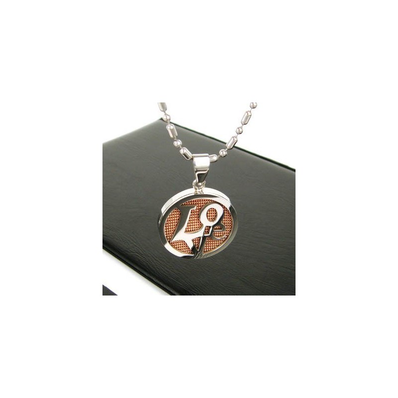 Collana Con Ciondolo In Titanio Puro Sutra Man In Oro Rosa Con Scritta "Love" Collana Con Ciondolo In Titanio Puro Sutra Man In Oro Rosa Con Scritta "Love"