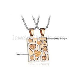Ciondoli A Forma Di Puzzle Con Ciondolo A Forma Di Amanti In Oro Rosa E Titanio Con Catene C733